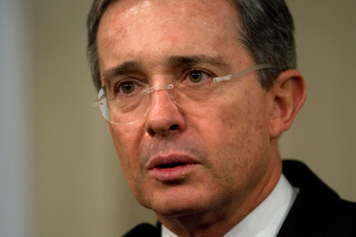 Tribunal revoca condena contra expresidente colombiano Álvaro Uribe por soborno y fraude procesal