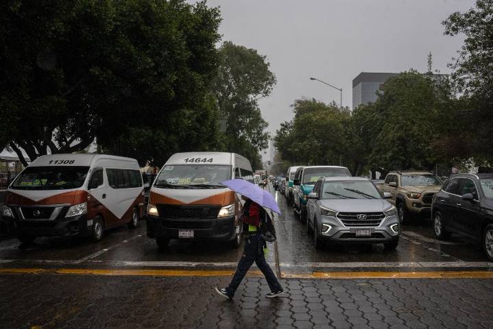 Llega la lluvia a Tijuana desde temprano, podría ser más fuerte en la noche