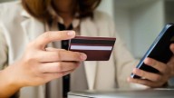 Cuánto dinero puedo dar a un familiar sin pagar impuestos: el límite en las transferencias sin declarar