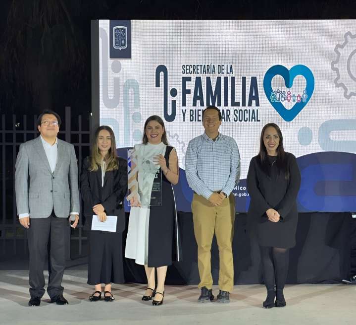 Reconoce el IAPF a Miriam Soto por el compromiso para construir una ciudad Familiarmente Sostenible