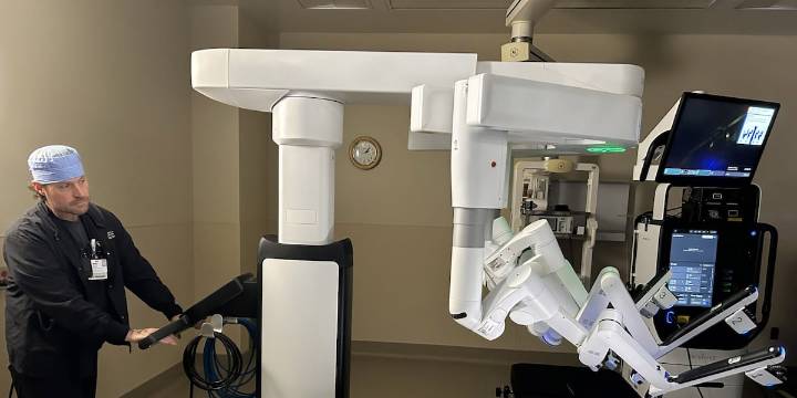 Surgical robot technology unveiled at Orange City Area Health System