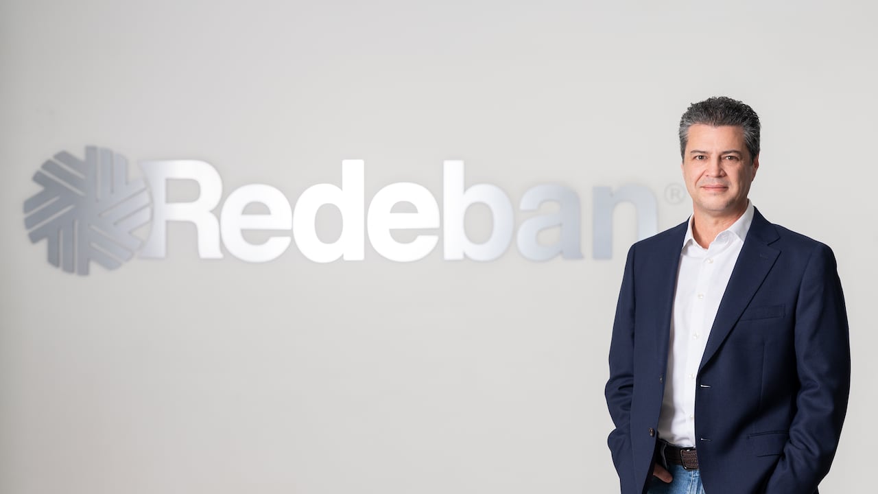 Andrés Duque, presidente de Redeban, enfrentaría denuncias penales por uso indebido de información en Bre