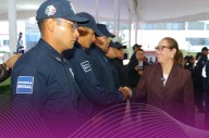 Recibe Azucena Cisneros a policías municipales capacitados en Marina