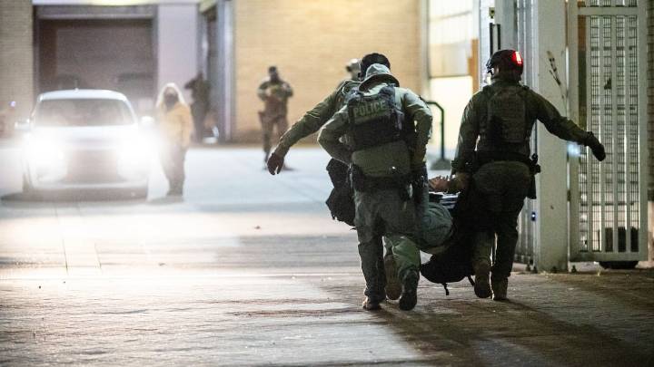 Golpe a Trump: una juez federal suspende el envío de Guardia Nacional a Portland mientras crecen los enfrentamientos en varias ciudades