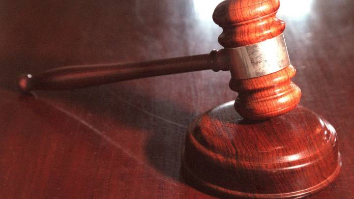 Judge temporarily blocks Trump's Portland troop deployment