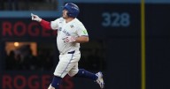 ¡HISTÓRICO! Alejandro Kirk es el primer mexicano en conectar un home run en una Serie Mundial