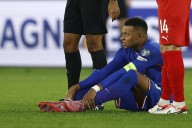 Mbappé enciende las alarmas: salió lesionado en la goleada de Francia ante Azerbaiyán