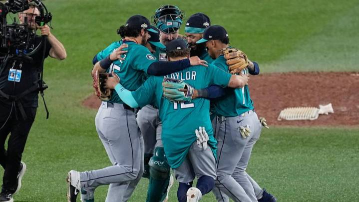Mariners take ALCS Game 1 with a 3-1 win against the Blue Jays