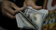 El dólar cae a S/ 3.387 y los precios del oro y del cobre se disparan