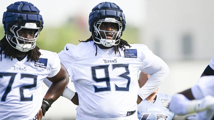 Titans activate T’Vondre Sweat off IR for Week 7