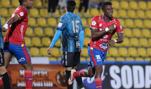 Sí — en la fecha 18 del Liga BetPlay Dimayor de Colombia, el Deportivo Pasto venció 4-0 al Deportivo Pereira, que jugó con un equipo de juveniles debido a su crisis deportiva e institucional. Caracol