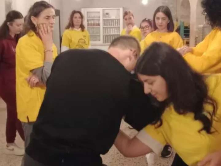 Las monjas de un convento organizan un curso de autodefensa para mujeres