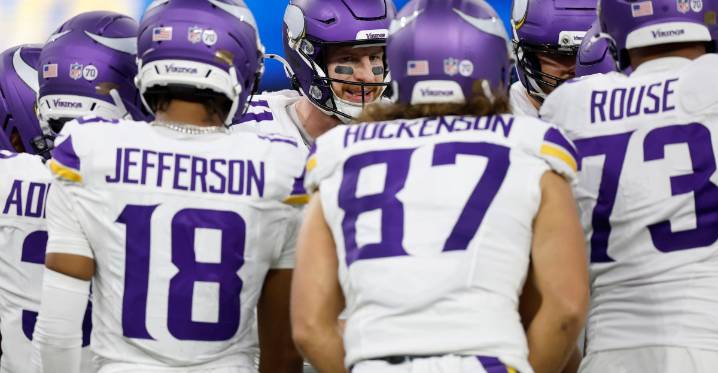 Minnesota Vikings at Los Angeles Chargers: Third Quarter Recap and Fourth Quarter Discussion