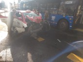 Choque entre trolebús y taxi deja dos heridos en Coyoacán
