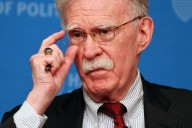 El exasesor de Trump, John Bolton, acusado por retener documentos secretos