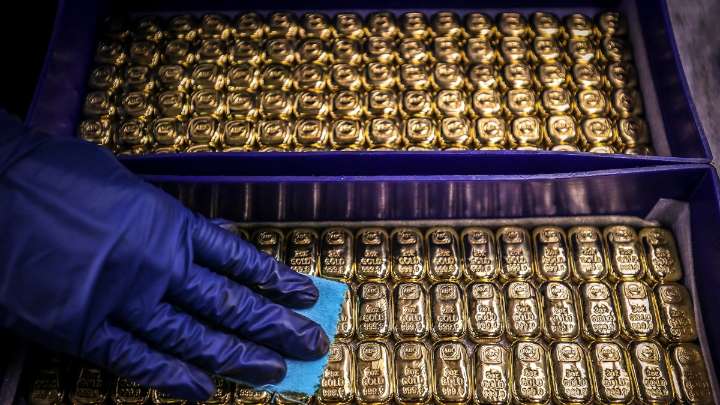 El precio del oro supera por primera vez los 4.000 dólares por onza
