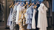 Crecen las importaciones de ropa extranjera: el impacto en los empleos locales