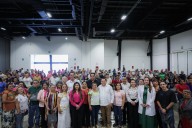 Joaquín Díaz Mena encabeza entrega de aparatos auditivos a más de mil yucatecos