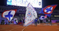 Integrantes de la barra de Cruz Azul destrozan vivienda con escudo del América