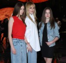 Cele|bitchy | Nicole Kidman debuted her divorce bangs at the PFW Chanel show
