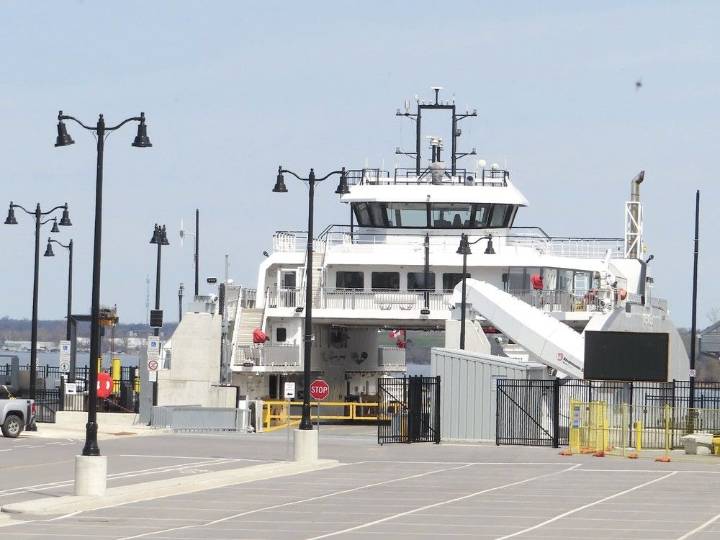 Passengers stranded as Wolfe Islander IV goes out of service Monday