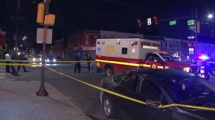 Mujer muere tras ser atropellada por una ambulancia en Kensington