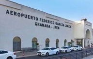 Granada propone un acuerdo para reforzar la colaboración en el Aeropuerto Federico García Lorca