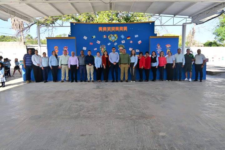 Ceremonia escolar promueve valores cívicos y educación en Coahuila