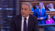 El lado más personal de Vicente Vallés: de su dura infancia a sus inicios en televisión