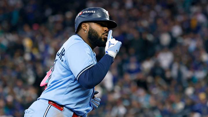 Blue Jays hit 5 HRs, cut Seattle Mariners' ALCS lead to 2