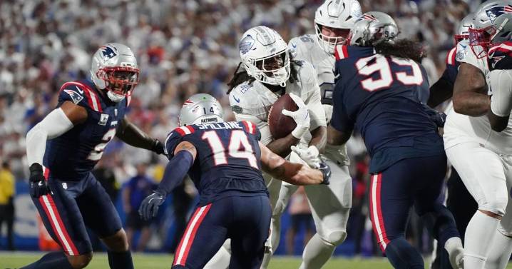 Observations: The Bills' home winning streak is over, thanks to a sloppy loss to the Patriots