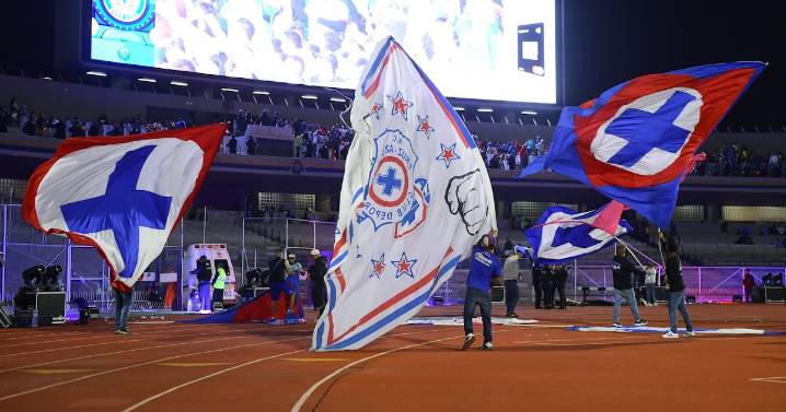 Integrantes de la barra de Cruz Azul destrozan vivienda con escudo del América
