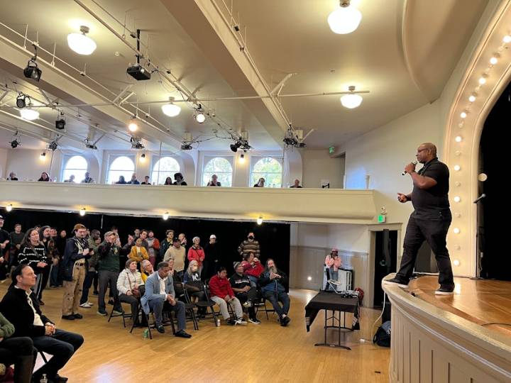 Seattle mayor’s race goes into overdrive as Election Day nears