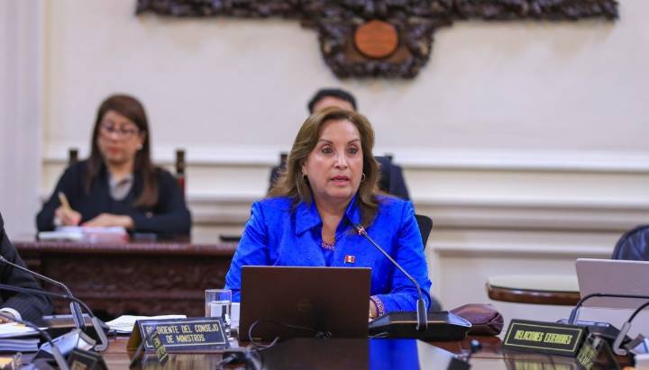 Fiscalía de Perú pide retirar el pasaporte a la expresidenta Dina Boluarte para impedir una posible fuga