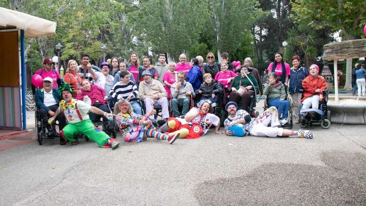 Fundación Dfa llena de color el Parque de Atracciones en su fiesta por la inclusión: "Es un día muy bonito"
