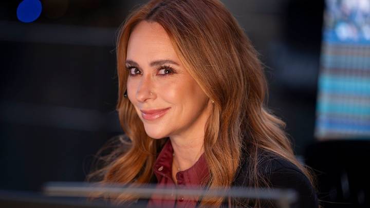 911 star Jennifer Love Hewitt shares rare picture with co-star husband after 'crazy year'