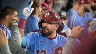 Kyle Schwarber hits two homers to lift Phillies over Dodgers 8
