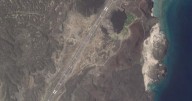 Aparece una misteriosa pista de aterrizaje en una isla yemení mientras los hutíes se ven presionados