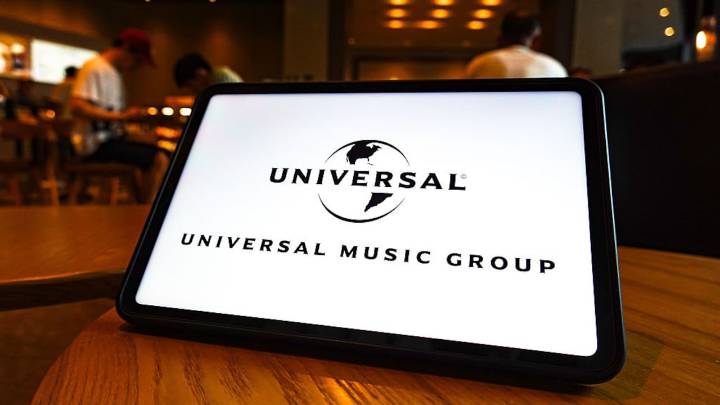 Universal hace un acuerdo que cambiaría la industria musical para siempre: el anuncio se vuelve polémico por la IA