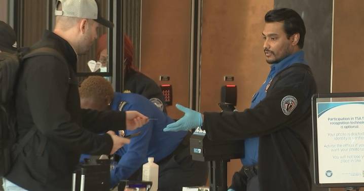 During government shutdown, air traffic controllers, TSA agents at Philadelphia International work without pay