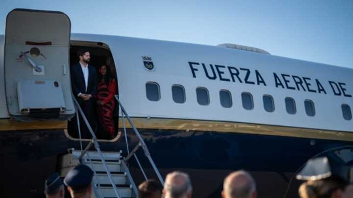 Presidente Boric aterrizó en Corea del Sur para participar en la APEC