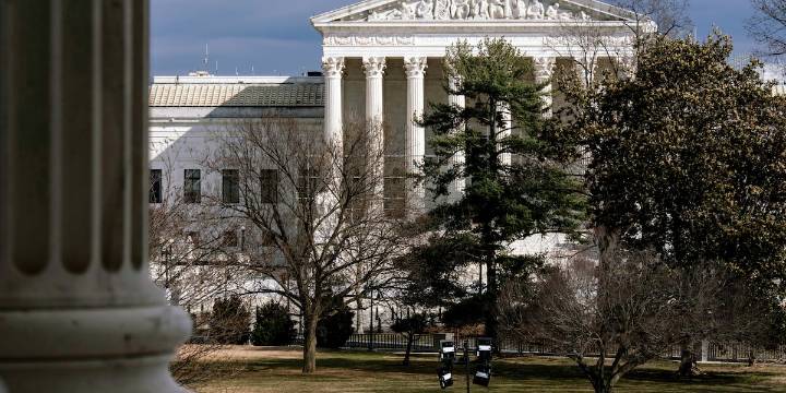Supreme Court rebuffs push to revive Missouri law barring police from enforcing some U.S. gun laws