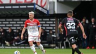 Estudiantes empató con Barracas Central en un partido con polémica