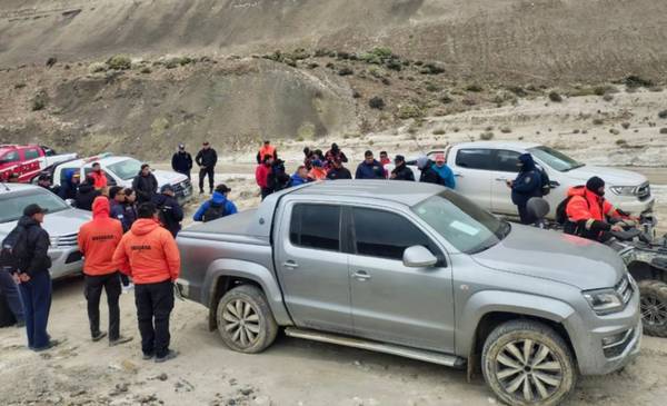 Con perros rastreadores y un helicóptero: sigue la desesperada búsqueda de los jubilados en Chubut