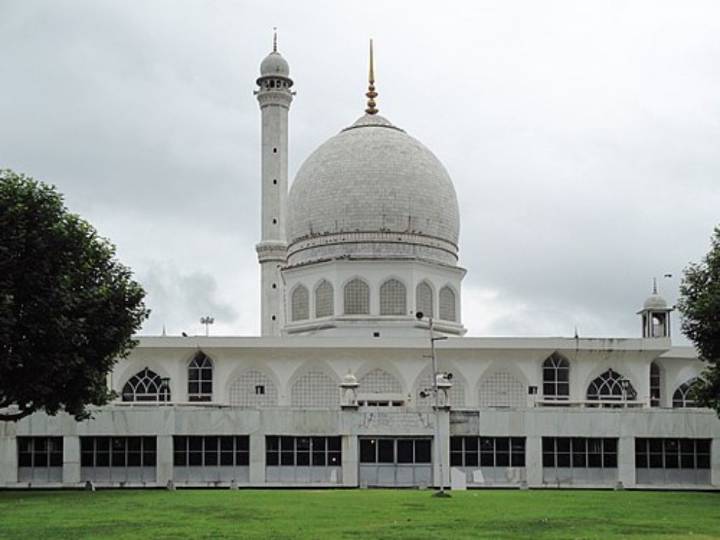 Hazratbal in the Collective Memory, Three Decades On