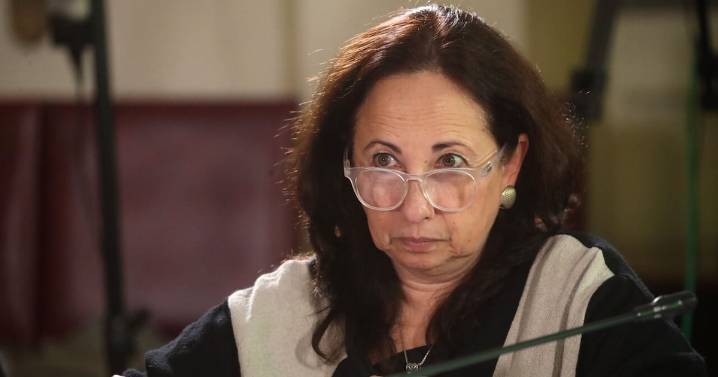 Comando de Jeannette Jara se suma a críticas al gobierno por quitar “glosa republicana” del Presupuesto 2026