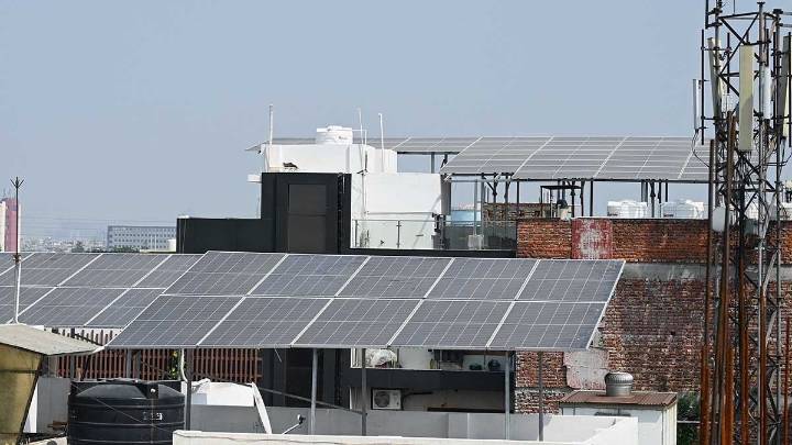 How investors can tap India’s Rs 1 lakh crore rooftop solar financing boom
