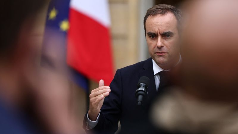 French presidency unveils new cabinet as budget pressure intensifies