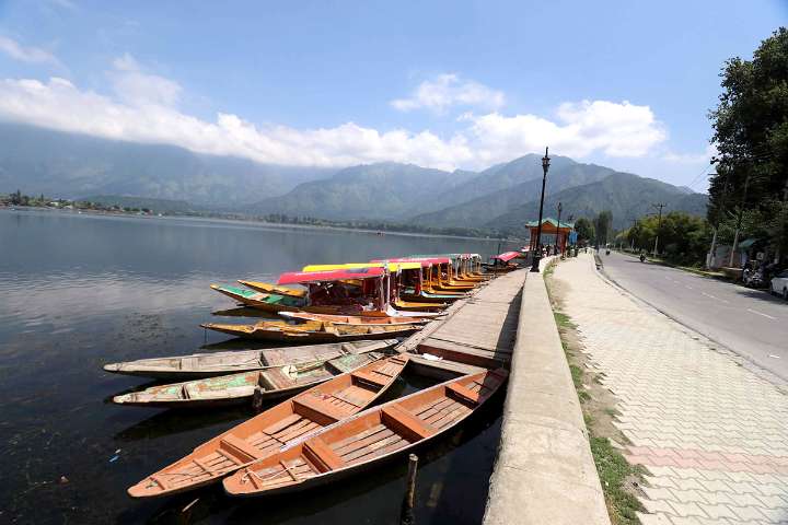 Government Initiates Steps for Repair, Renovation of Shikara Ghats Along Dal Lake