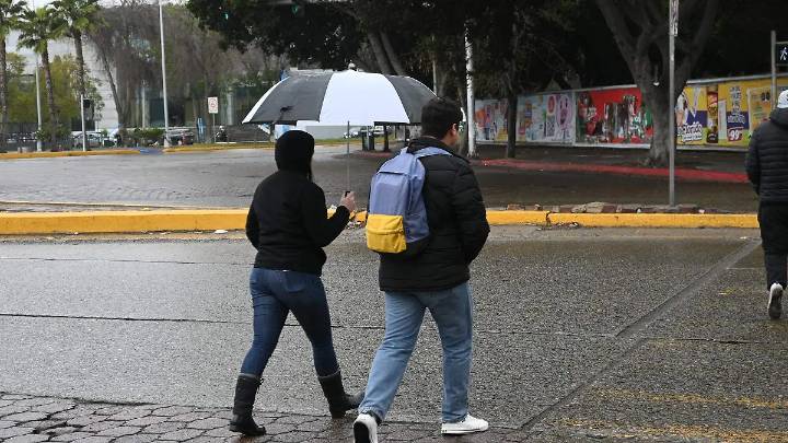 Un muerto y varios percances tras las lluvias y ráfagas de viento en Tijuana